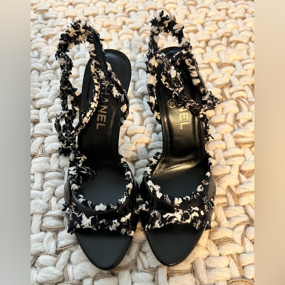 CHANEL TWEED HEELS - Picture 3 of 7